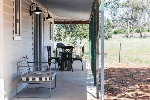 The Bungalow Cottage - Accommodation Kalgoorlie 2