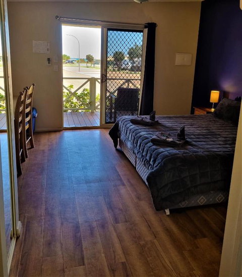 The Cove Holiday Village - Accommodation Kalgoorlie 2