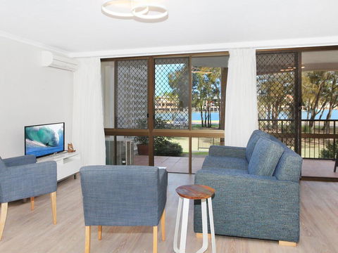 Beachport 14 - 2 BDRM Apt With Canal Views On Parkyn Pde - Accommodation Kalgoorlie 2