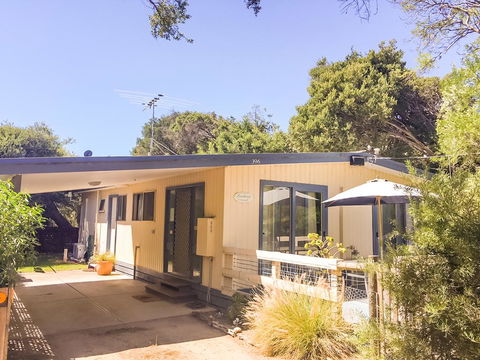 Beachwalk Cottage - Accommodation Kalgoorlie 3