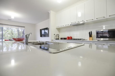 Beischer Apt B - Accommodation Kalgoorlie 0
