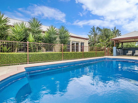 BEL MIREN - DUSTY MILLER - Accommodation Kalgoorlie 0