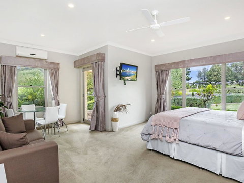 BEL MIREN - ESSINGTON - Accommodation Kalgoorlie 1