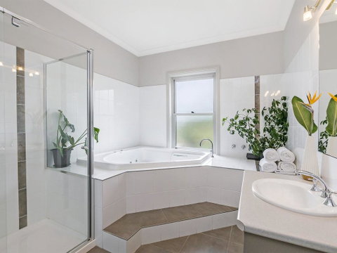 BEL MIREN - ESSINGTON - Accommodation Kalgoorlie 2