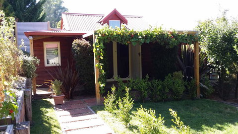 Bella Rouge Cottage Bright - Accommodation Kalgoorlie 2