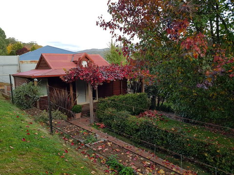 Bella Rouge Cottage Bright - Accommodation Kalgoorlie 0