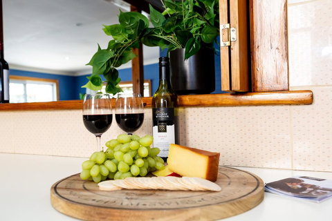 Best Central House - SLEEPS 11 !! - Accommodation Kalgoorlie 3