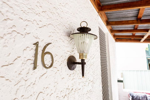 Best Central House - SLEEPS 11 !! - Accommodation Kalgoorlie 1