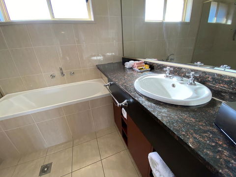 Best Western Plus All Settlers Motor Inn - Accommodation Kalgoorlie 2