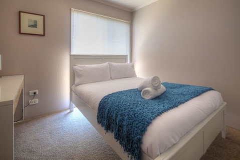 Birdland - Bold, Unique And Modern - Accommodation Kalgoorlie 2