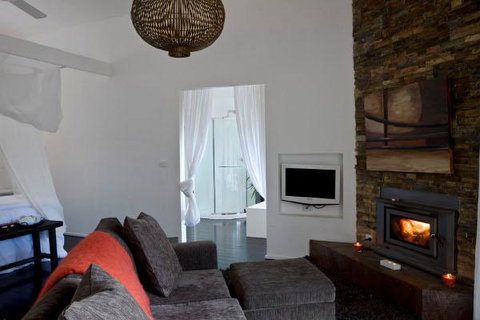 Blue Cliffs Retreat - Accommodation Kalgoorlie 1