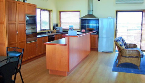 Boathouse Holiday House - Accommodation Kalgoorlie 1