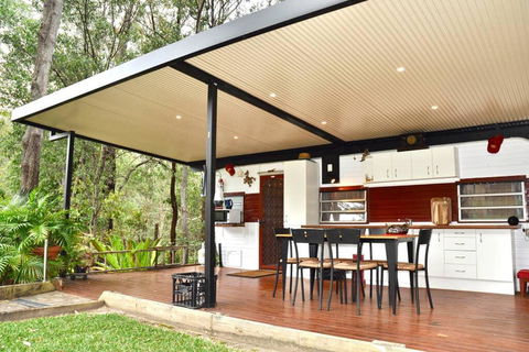 BoBRENE On Tamborine Nude Retreat - Cosy Chalet - Accommodation Kalgoorlie 1