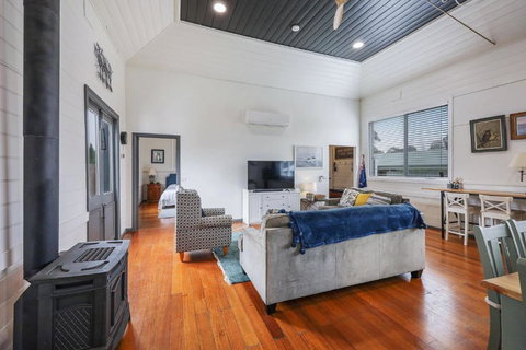 The Old Guide Hall - Accommodation Kalgoorlie 2