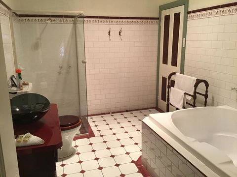 The OldDevonshire House - Accommodation Kalgoorlie 3