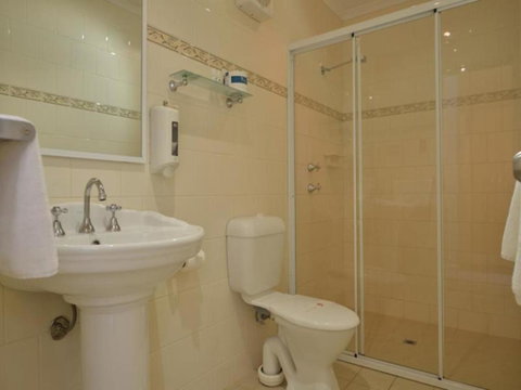 The Tower Hotel - Accommodation Kalgoorlie 1