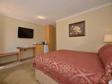 The Tower Hotel - Accommodation Kalgoorlie 2