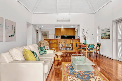 Time And Tide Beach Cottage On The Esplanade - Accommodation Kalgoorlie 0