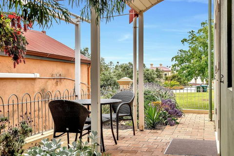 Time And Tide Beach Cottage On The Esplanade - Accommodation Kalgoorlie 1