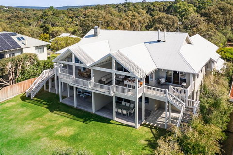 WATERFRONT - Accommodation Kalgoorlie 1