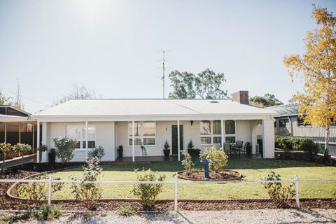 White On Wright Clare - Accommodation Kalgoorlie 1