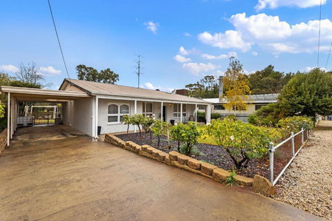 White On Wright Clare - Accommodation Kalgoorlie 0