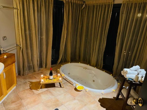 Woodlands Rainforest Retreat - Accommodation Kalgoorlie 1
