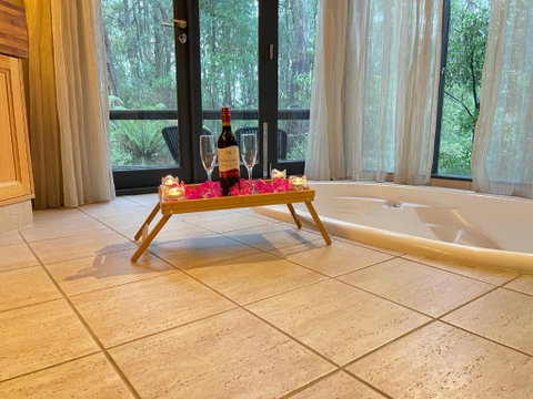 Woodlands Rainforest Retreat - Accommodation Kalgoorlie 3