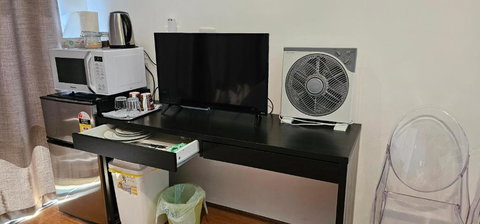Private King Bed Guest Suite - Accommodation Kalgoorlie 3