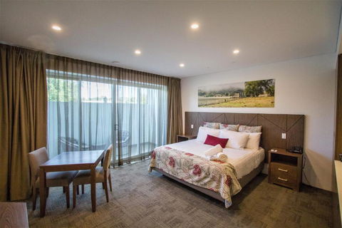 Young Federation Motor Inn And Services Club - Accommodation Kalgoorlie 0