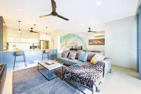 ZEN ARCTIC Luxury 2-Story T/House + Pool & Markets - Accommodation Kalgoorlie 1