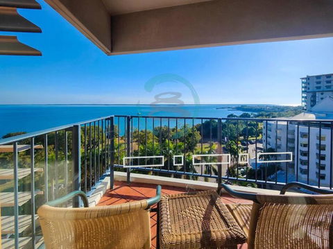 ZEN88 ESPLANADE: 1-BR Top Floor Ocean View Suite - Accommodation Kalgoorlie 0