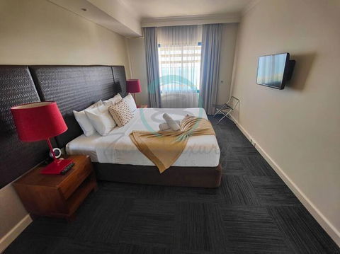 ZEN88 ESPLANADE: 1-BR Top Floor Ocean View Suite - Accommodation Kalgoorlie 1