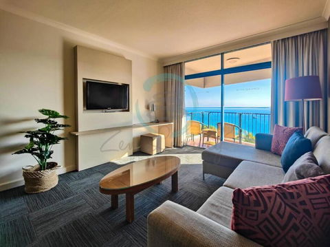 ZEN88 ESPLANADE: 1-BR Top Floor Ocean View Suite - Accommodation Kalgoorlie 2