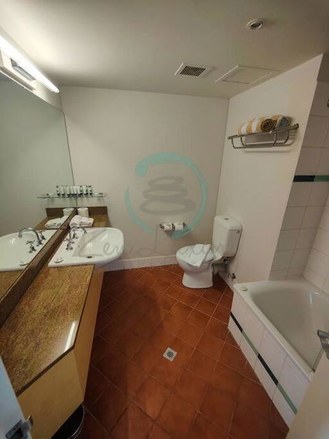 ZEN88 ESPLANADE: 1-BR Top Floor Ocean View Suite - Accommodation Kalgoorlie 3