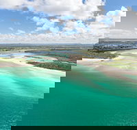 Deluxe Seaplane Tour Noosa to Glasshouse Adventure for 2 with Photobook - Accommodation Kalgoorlie