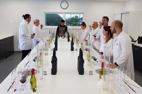 Barossa Valley Intimate Winery Tour Via Adelaide Hills By Private Limo - Accommodation Kalgoorlie 2