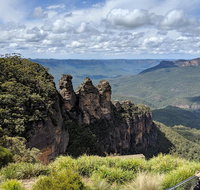 Blue Mountains Private Tour - wild kangaroos waterfalls and The Three Sisters - Accommodation Kalgoorlie