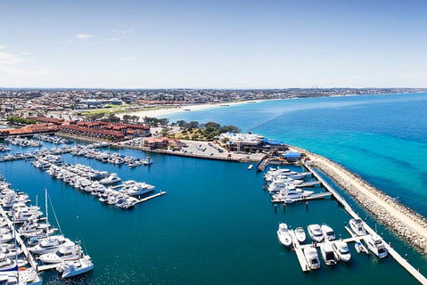 Snorkel With Sharks At AQWA - Accommodation Kalgoorlie 3