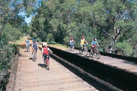 Perth Hills - Wildlife, Art & Gastronomy - Accommodation Kalgoorlie 2